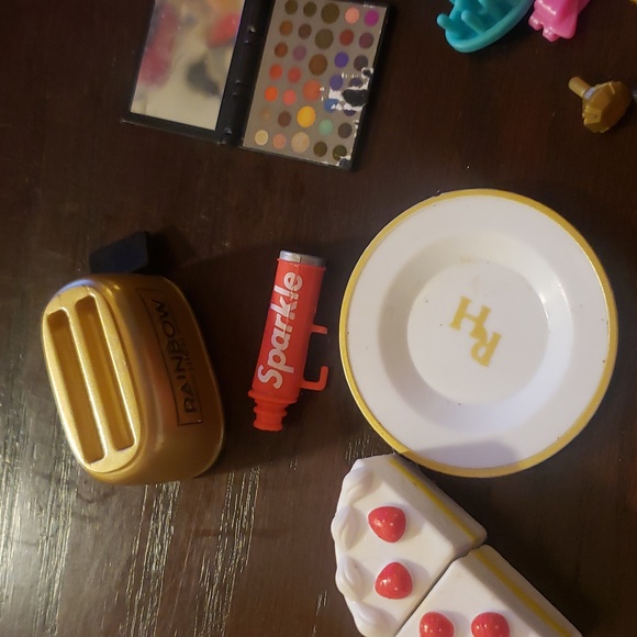 Rainbow High accessories  bundle - Picture 3 of 3